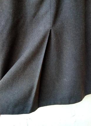 Тепла коричнева щільна вовняна спідниця а-силует, попереду складка,класична,базова.2 фото