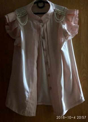 Блуза з рюшами