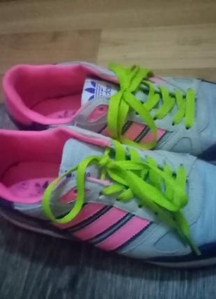 Кроссовки adidas 39-40 р. (25 см)1 фото