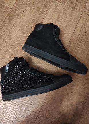 Хайтопи hogan rebel

оригінал