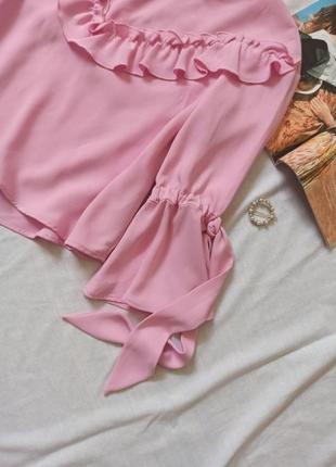 Розовая блуза с рюшами и завязками на рукавах/с оборками3 фото