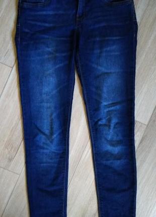 Стильные  джинсы  скинни от mango р. хс-с