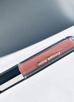 Rare beauty stay vulnerable glossy lip balm блеск для губ