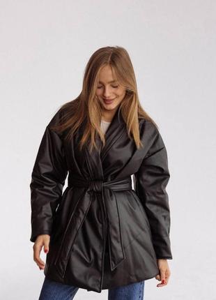 Жіноча куртка з еко-шкіри