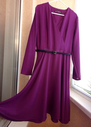 Однотонное платье миди с поясом красивого фиолетового цвета3 фото