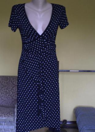 Плаття чорне в білі горохи