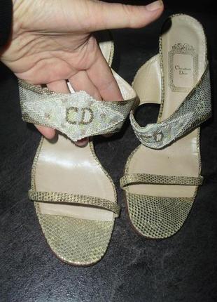 Christian dior (italy) шкіряні босоніжки-шльопанці (36 1/2)