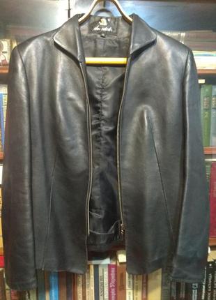 Куртка кожаная на молнии1 фото