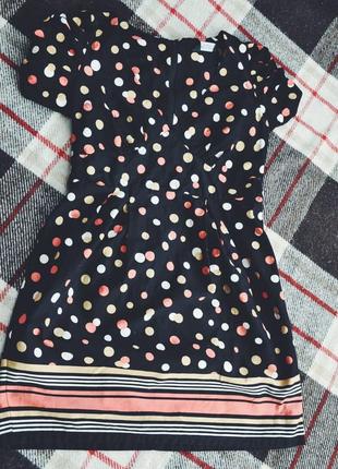 Платье в горошек в горох черное цветное вырез с вырезом с коротким рукавом в полоску