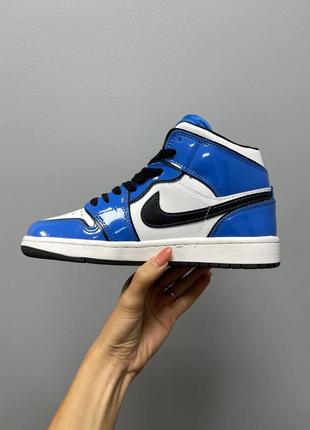 Кросівки nike air jordan 1 retro mid signal blue5 фото