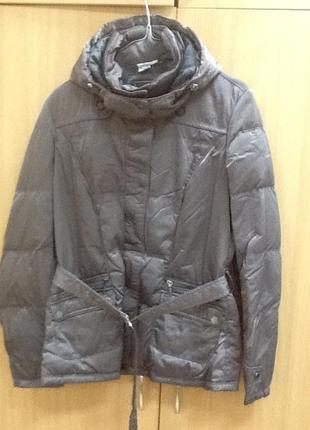 Зимовий пуховик geox