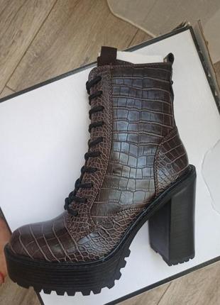 Взуття guess