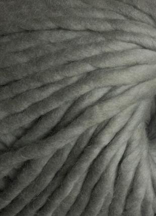 Толстая пряжа ручного прядения цвет серебро для объемного вязания