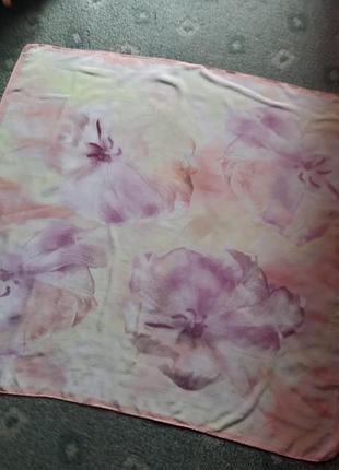 Ніжна шовкова хустка