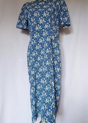 Голубое платье миди с разрезом спереди в белый цветочный принт asos(размер 12-14)5 фото
