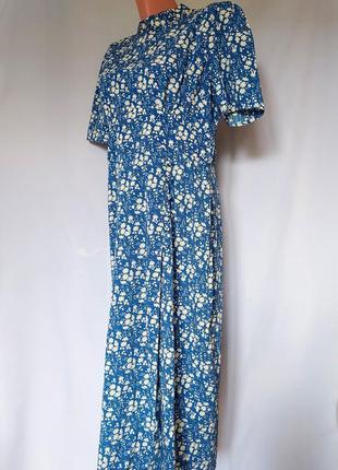 Голубое платье миди с разрезом спереди в белый цветочный принт asos(размер 12-14)2 фото