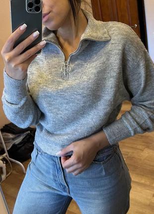 Сірий об’ємний светр з блискавкою h&m