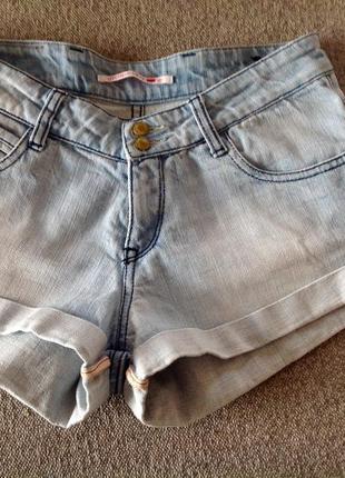Світло-блакитні джинсові шорти levi strauss , оригінал