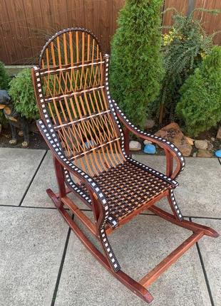 Кресло-качалка для отдыха, плетеное1 фото