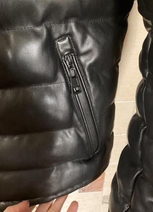 Чоловічий шкіряний пуховик