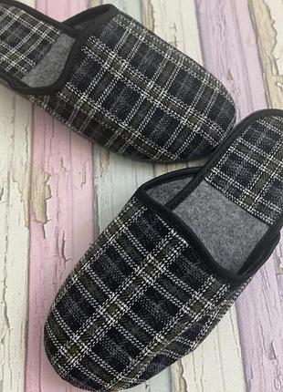 Тапочки чоловічі