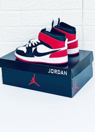 Кросівки nike jordan 1 retro кроссовки женские мужские найк джордан ретро мужские женские кросовки джордан5 фото