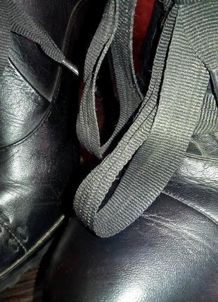 Чорні туфлі на шнурівці з натуральної шкіри4 фото