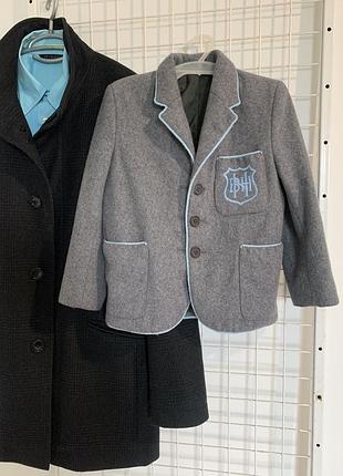 Піджак шерсть 70%  distinctive р.2