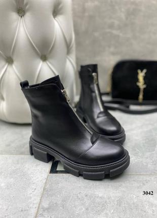 Чорні стильні практичні черевики на флісі натуральна шкіра 38 40