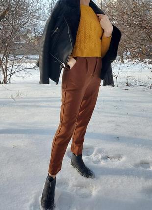 Стильні жіночі коричневі штани