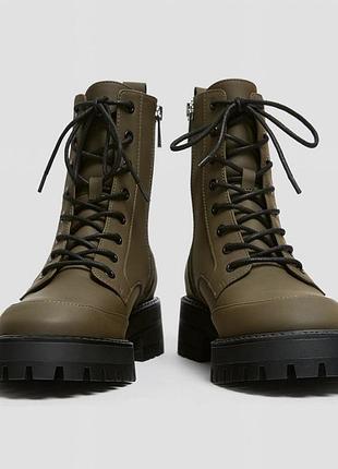 Прорезинені боти pull&bear