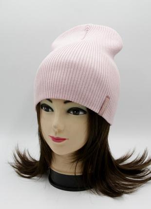 Стильна жіноча / чоловіча демісезонна шапка odissey хлоя без відвороту молодіжна, колір сакура світло-рожева весняна/осіння шапка3 фото