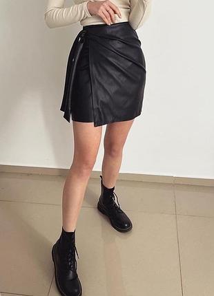 Спідниця міні на запах, еко-шкіра