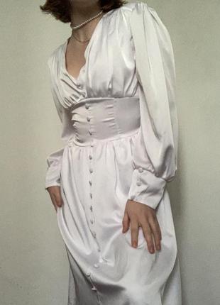 Шовкова сукня, біла сукня