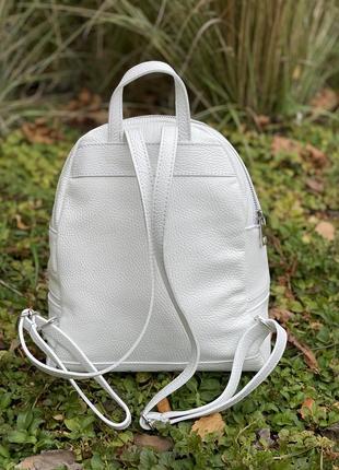 Кожаный белый городской рюкзак zaira, италия6 фото