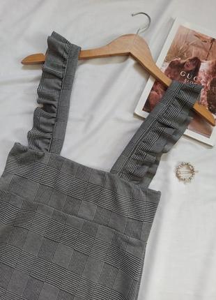 Серый клетчатый сарафан комбинация с рюшами на бретелях/с воланами/с оборками