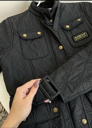 Курточка від barbour