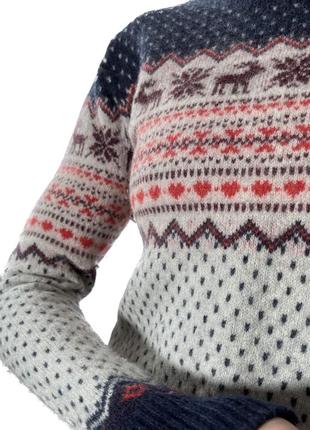 Теплый свитер с оленями шерсть4 фото
