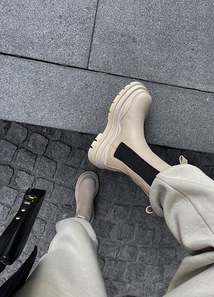 Bottega veneta beige lux популярні жіночі масивні сапожки бежеві світлий беж ботінки на високій платформі массивные ботинки сапоги бежевые осень2 фото