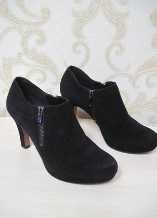 Замшевые туфли, ботильоны clarks