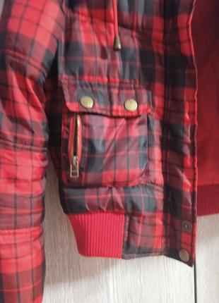 Куртка красная теплая в клетку  love tif xx  с капюшоном3 фото