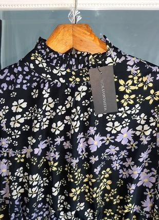 Трендова блуза в квітковий принт5 фото