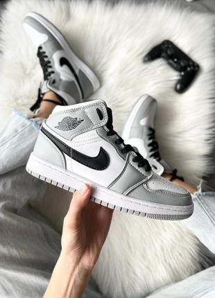 Кросівки nike air jordan 1 mid smoke grey