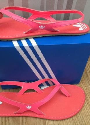 Продам сандалі adidas.оригінал 38р