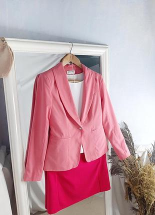 Трендовий піджак з підплічниками