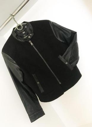 Женская демисезонная короткая чёрная куртка пальто кожанка кашемир на молнии кнопки h&m1 фото