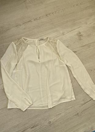 Біла шифонова блуза bershka2 фото