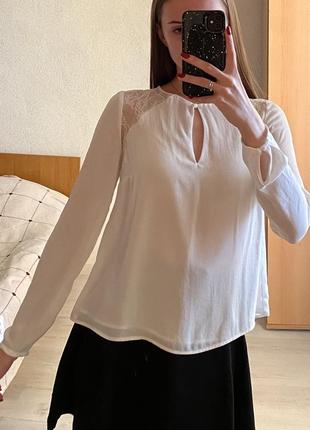 Біла шифонова блуза bershka3 фото