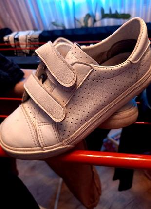 Кросівки на дівчинку