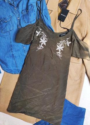 Firetrap платье хаки с белыми цветами вышивкой новое прямое трапеция с открытыми плечами